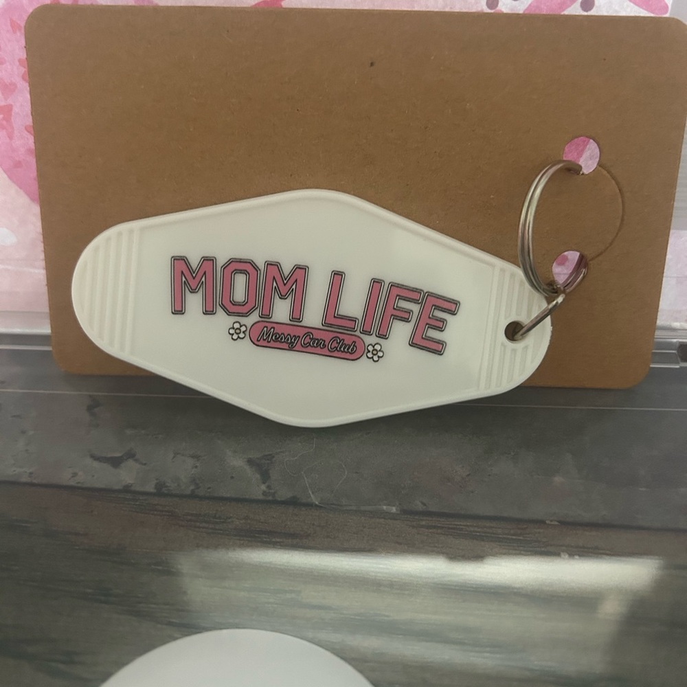 Mom Life Keychain - White and Pink